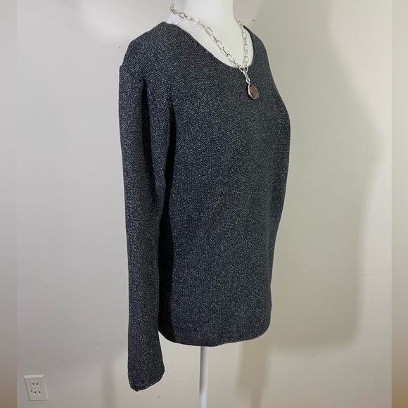 H & M zz med sweater in a black heather rounded neckline - Picture 8 of 13